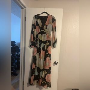 Floral maxi dress with leg slit